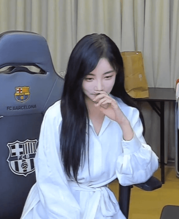 은근히 이쁜 곽민선 아나운서 | 인스티즈