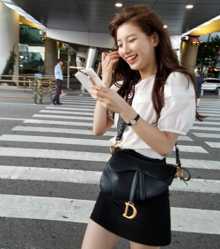 디올 디자이너 교체 후 첫 가방 프리뷰.jpg | 인스티즈