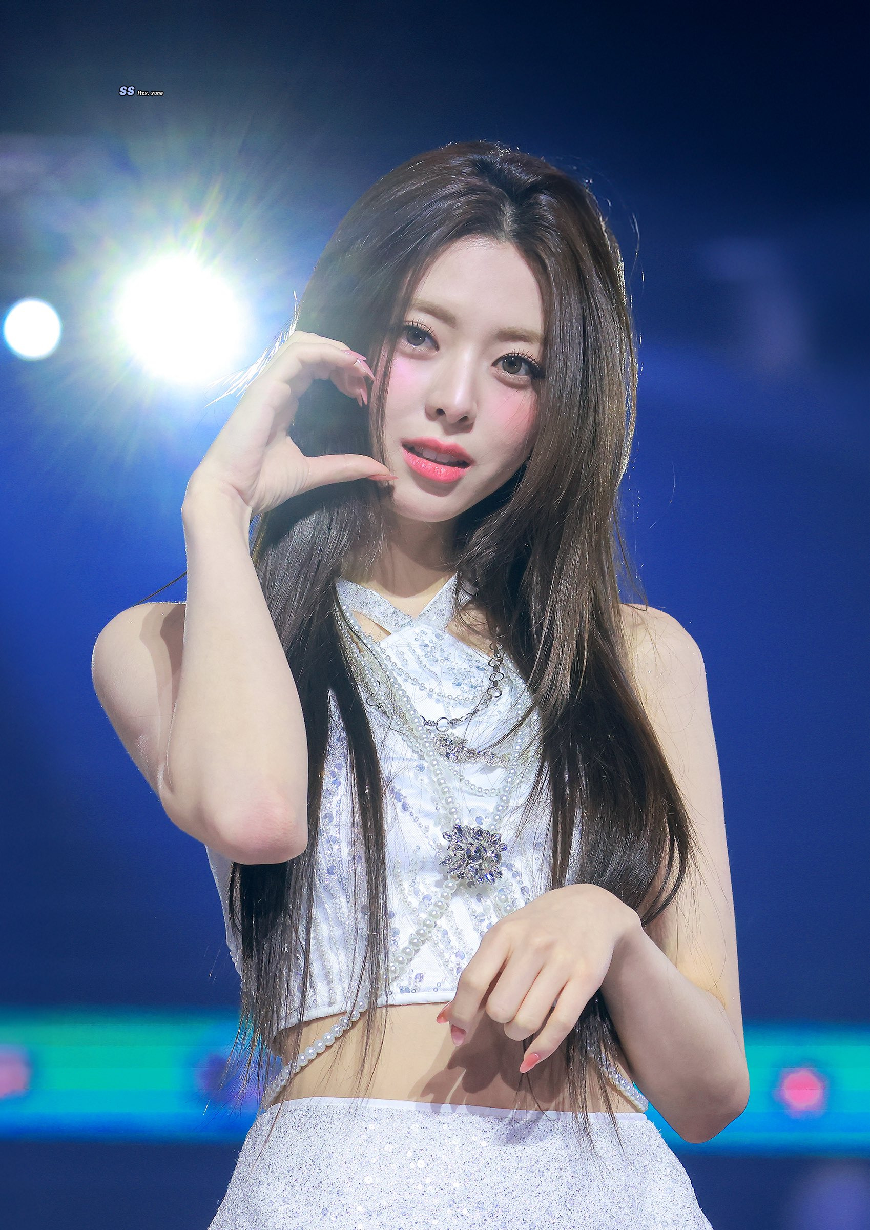 (스압)여자여자한 ITZY 유나.jpgif | 인스티즈