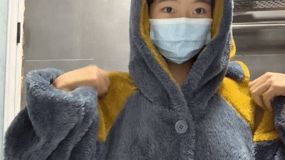 또 이상한거 하는 틱톡녀들.gif | 인스티즈