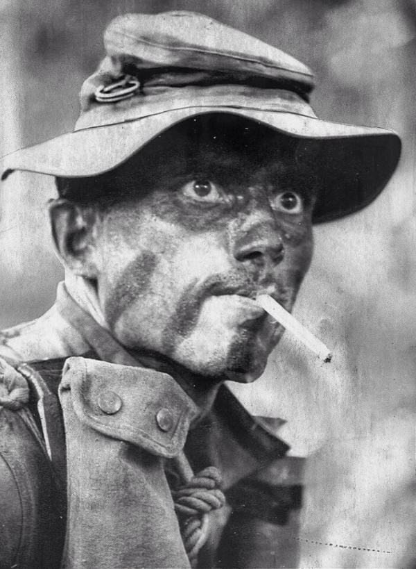 전쟁을 겪어 본 자만이 가지는 눈빛 | 인스티즈