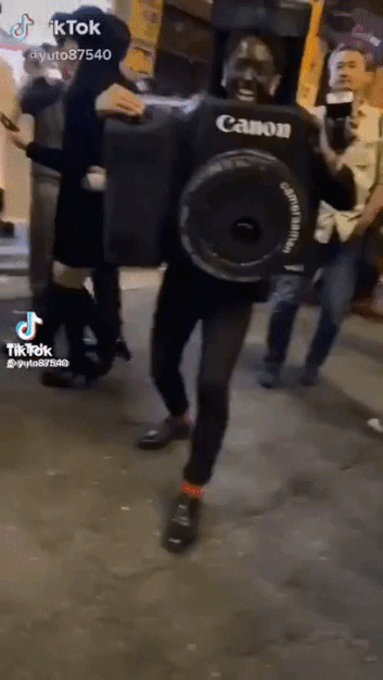 사진찍어달라고 난리나는 할로윈 코스튬.gif | 인스티즈
