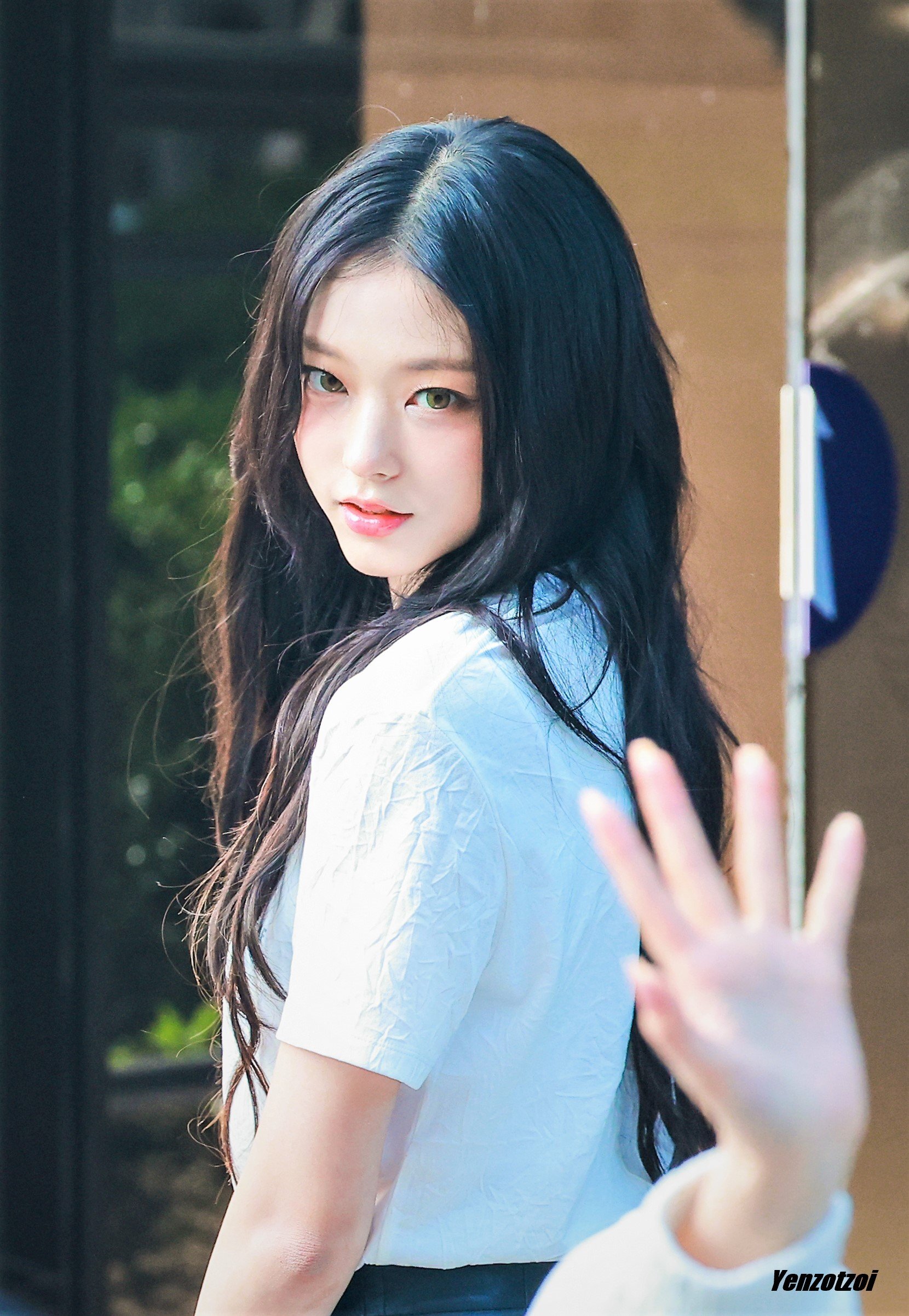 본인 얼굴이 역삼각형 같다는 뉴진스 강해린.jpgif | 인스티즈