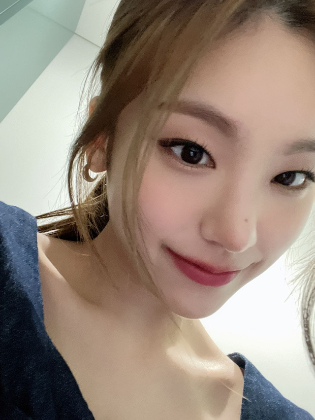 자고 일어났더니 한쪽 쌍커풀이 커졌다는 ITZY예지 | 인스티즈