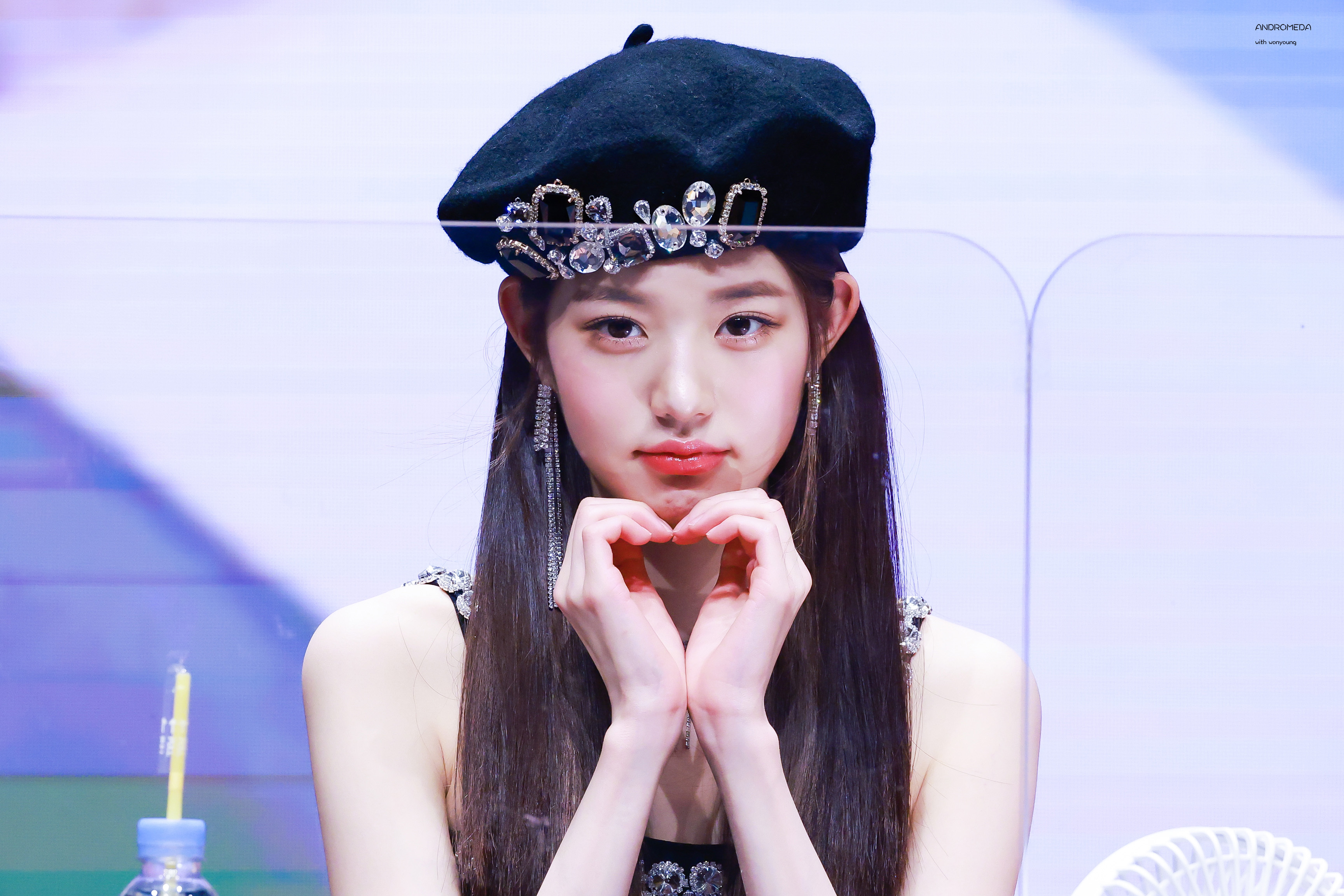 팬들 사이에서 비주얼 난리난 베레모 쓴 아이브 장원영.jpgif | 인스티즈