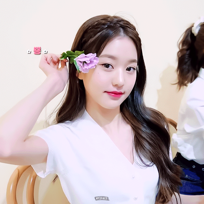 데뷔 이후 햇수로 5년 만에 처음으로 자컨나온 아이브 안녕즈 안유진 장원영.gif | 인스티즈