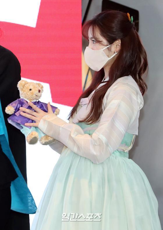 오늘자 한복입은 전효성 인스타 .........jpg | 인스티즈
