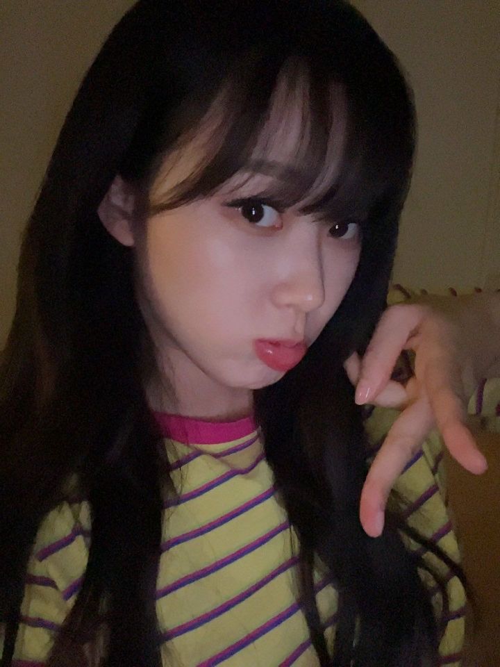 요즘 애들 사이에서 유행한다는 포즈... | 인스티즈