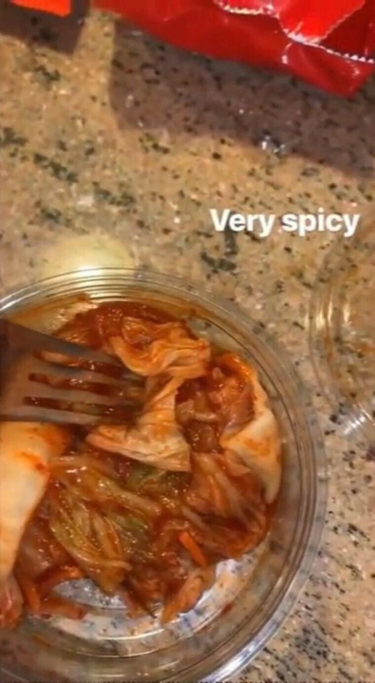 K-푸드 즐기는 카디비.jpg | 인스티즈