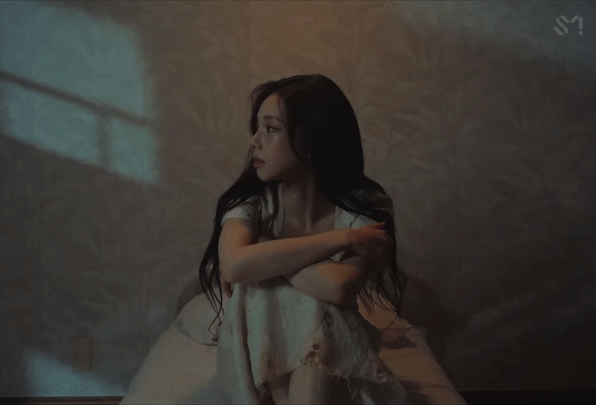 'I'm Unhappy' 카리나.jpgif | 인스티즈