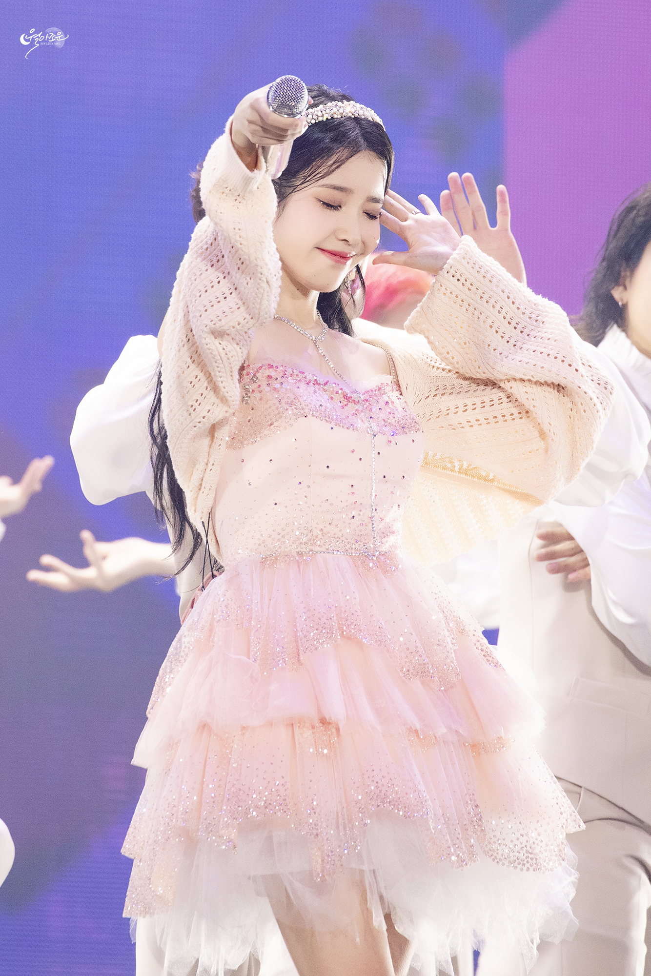 아이유:2022년에 콘서트 2번밖에 안했으니 내년에른 본격적으로 달린다! | 인스티즈