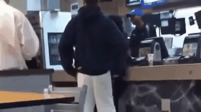 남자 집단폭행 하려다가 개처맞은 여자들.gif | 인스티즈