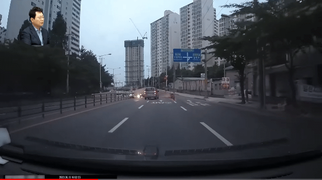 ??? : 내가 잘못 운전하고 있는건가?? | 인스티즈