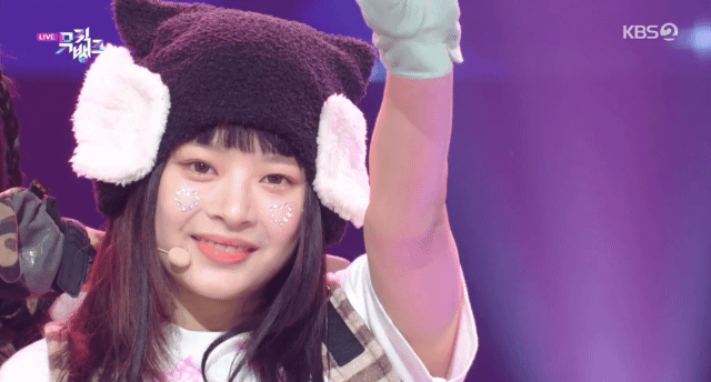 오늘 뉴진스 뮤뱅 엔딩장면.gif | 인스티즈