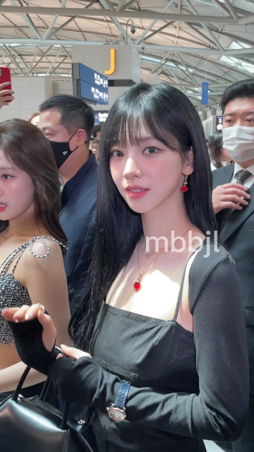 카리나 초근접 폰카.jpg | 인스티즈