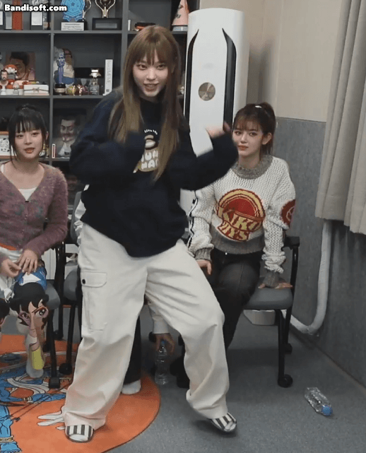 침튜브 나온 뉴진스 강해린. gif | 인스티즈