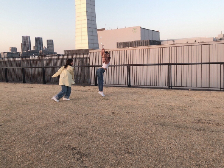 레즈비언 AV에서 친해진 배우들 | 인스티즈