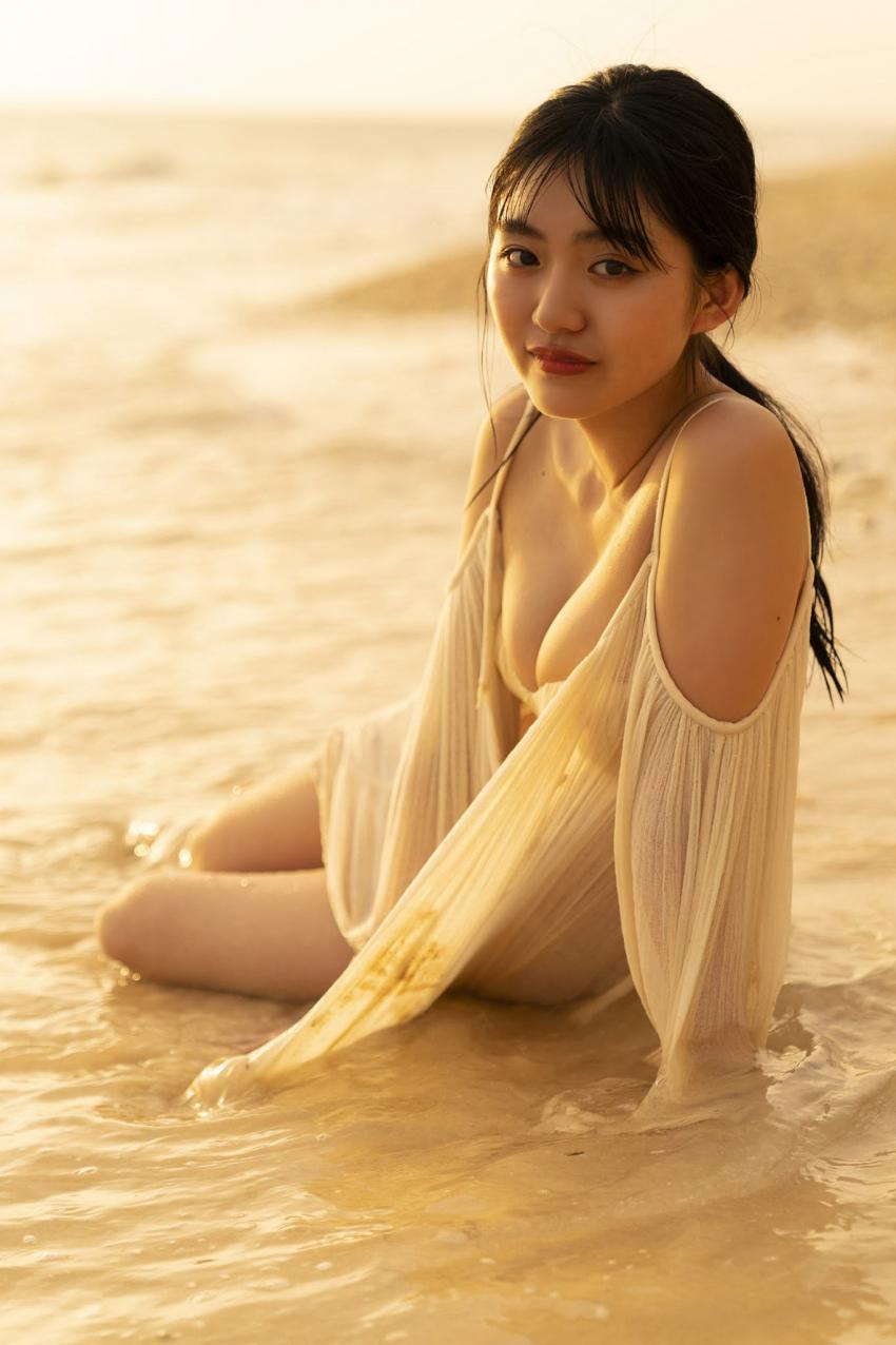 큰 골반이 컴플렉스였다는 02년생 친한파 그라비아돌.jpg | 인스티즈