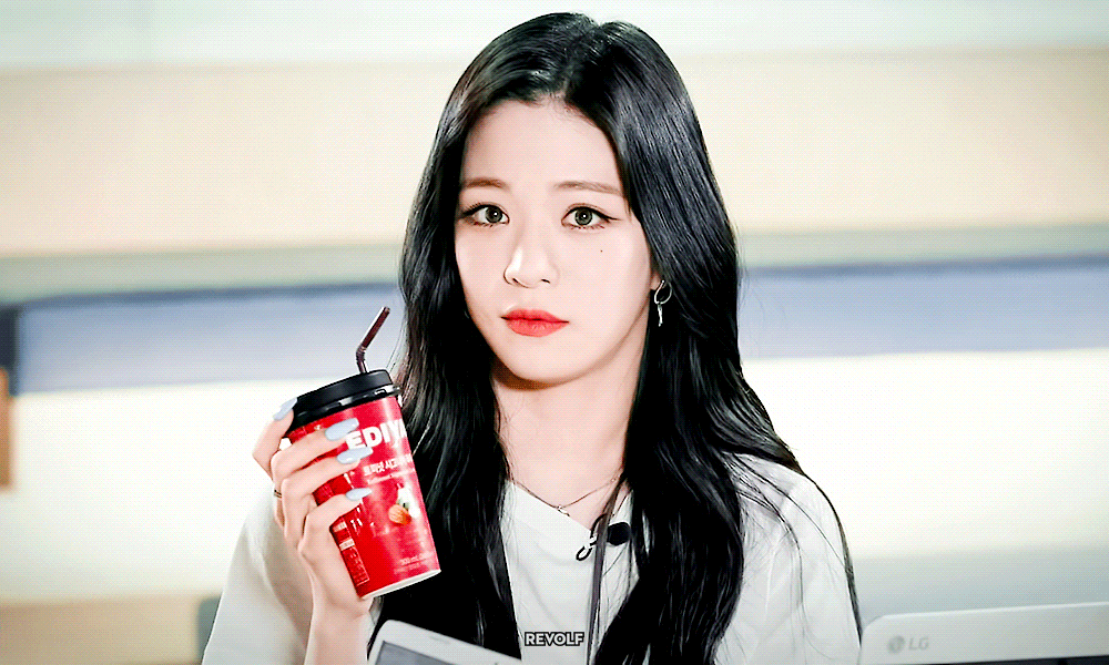 (스압)얼굴도 몸매도 이쁜 프로미스나인 이채영.jpgif | 인스티즈