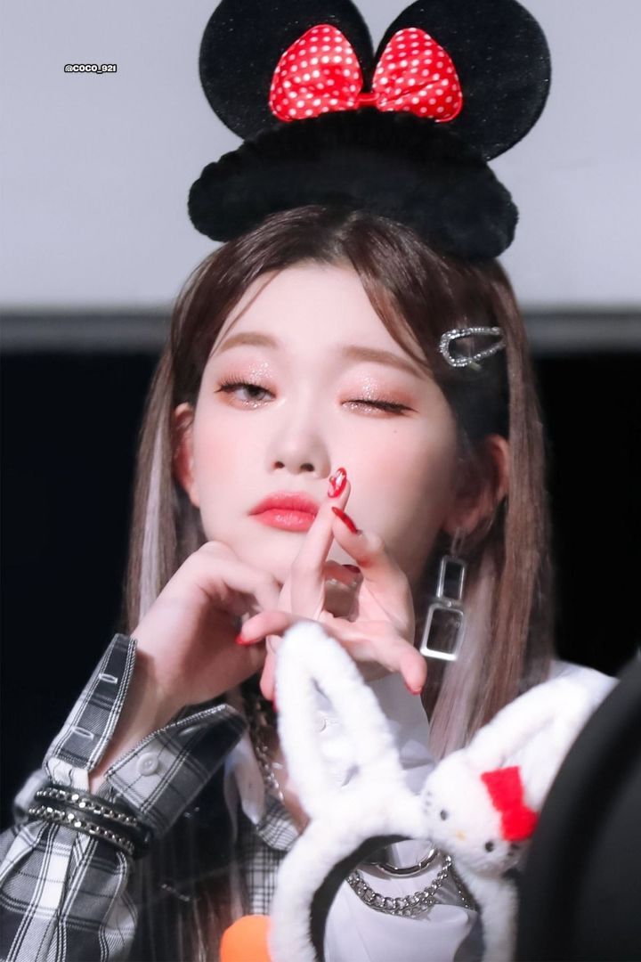 요즘 애들 사이에서 유행한다는 포즈... | 인스티즈