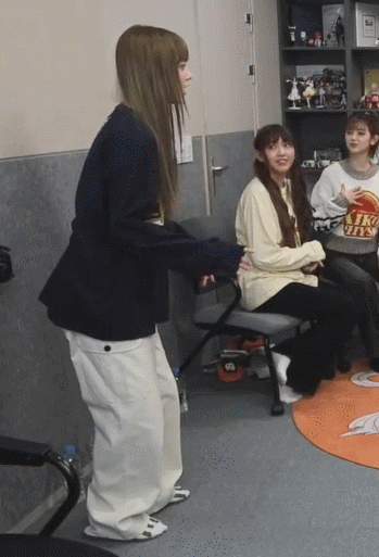 침튜브 나온 뉴진스 강해린. gif | 인스티즈
