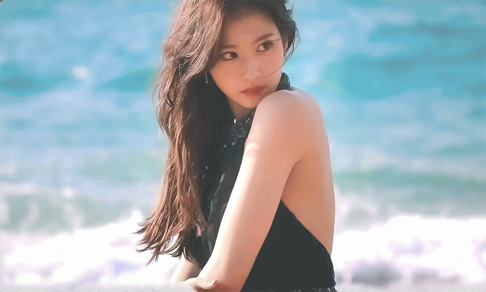 등짝도 요망한 트와이스 사나 .gif | 인스티즈