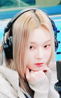 오늘이 생일이라는 아이돌.jpgif | 인스티즈