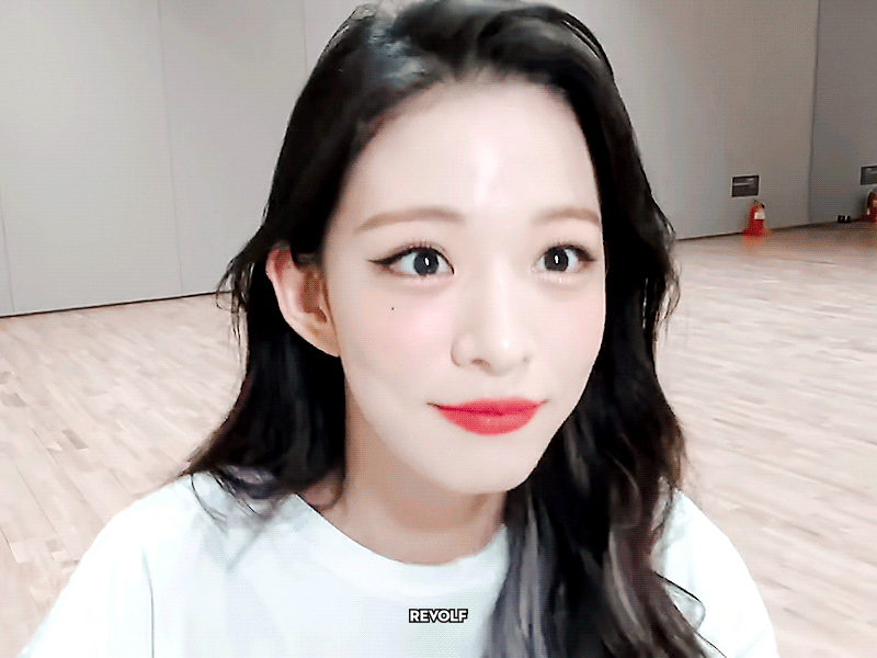 (스압)얼굴도 몸매도 이쁜 프로미스나인 이채영.jpgif | 인스티즈