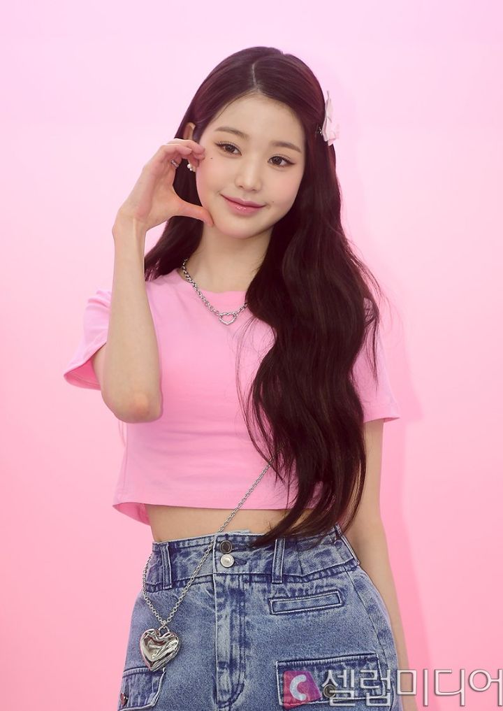 오늘자 슈콤마보니 X 바비 팝업스토어 간 아이브 장원영 기사사진 | 인스티즈