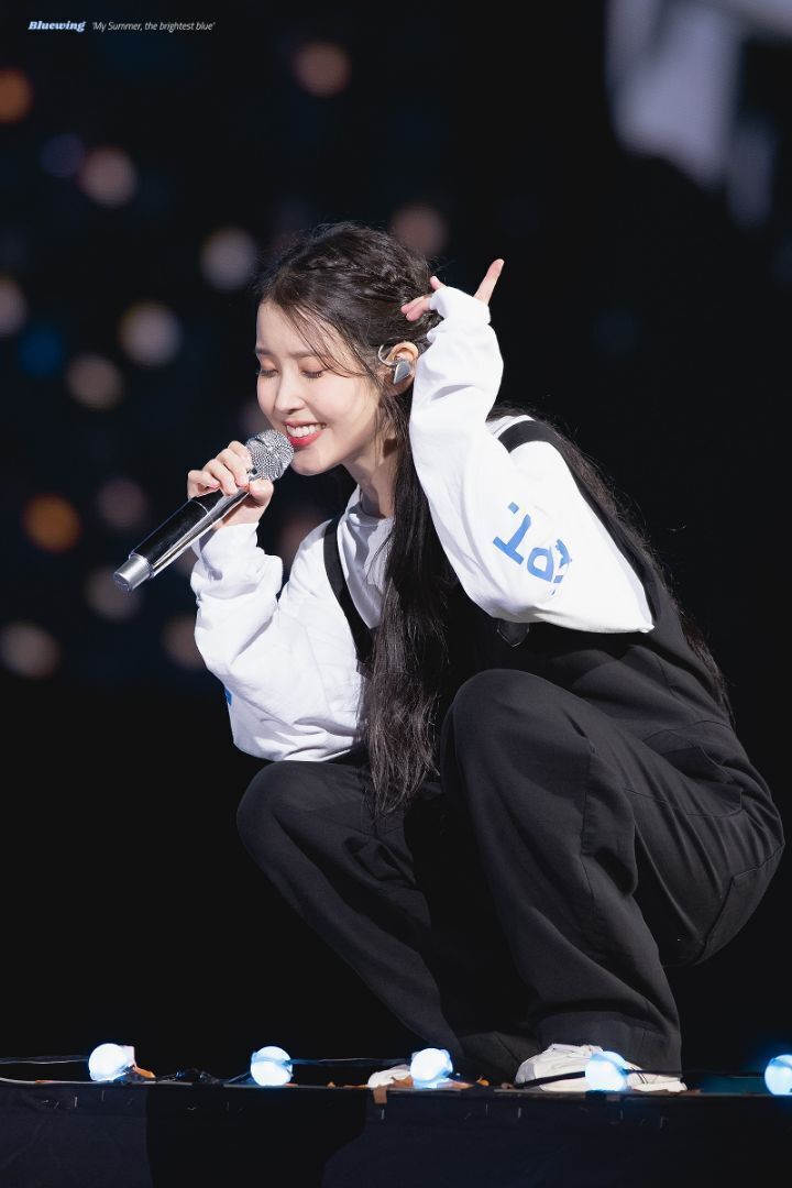 아이유:2022년에 콘서트 2번밖에 안했으니 내년에른 본격적으로 달린다! | 인스티즈