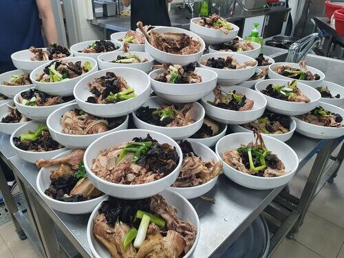 이쯤에서 보는 실제 남극 대원들의 식사생활.jpg | 인스티즈