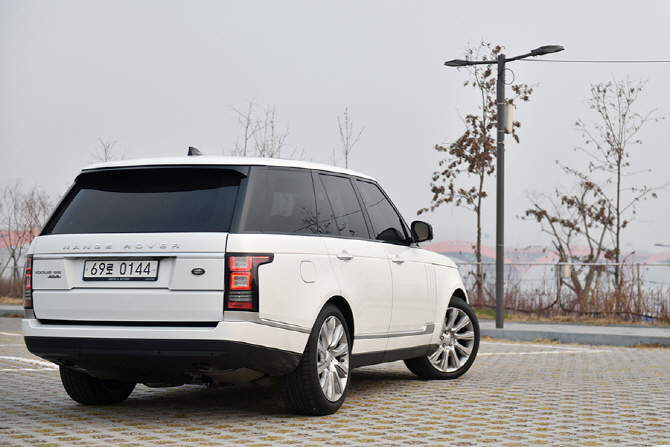 차량 자체가 고가이면서 AS 개노답인데도 꾸준히 잘 팔리는 차량 | 인스티즈