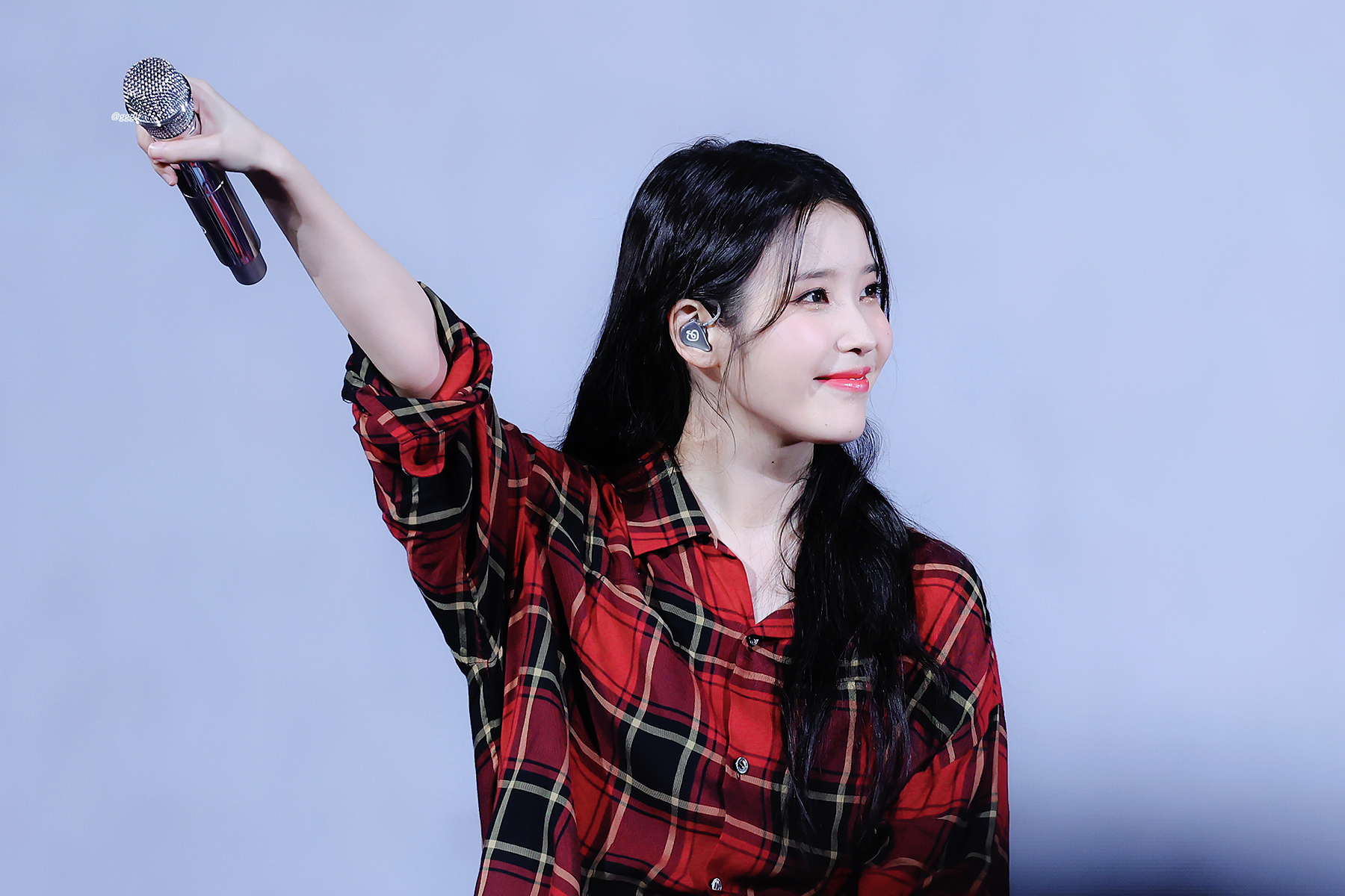 아이유:2022년에 콘서트 2번밖에 안했으니 내년에른 본격적으로 달린다! | 인스티즈