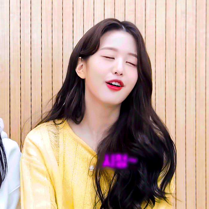 영어 유치원 출신 + 경력직 신인 아이돌이 외국인 팬을 라디오를 통해 만났을 때.mp4 | 인스티즈