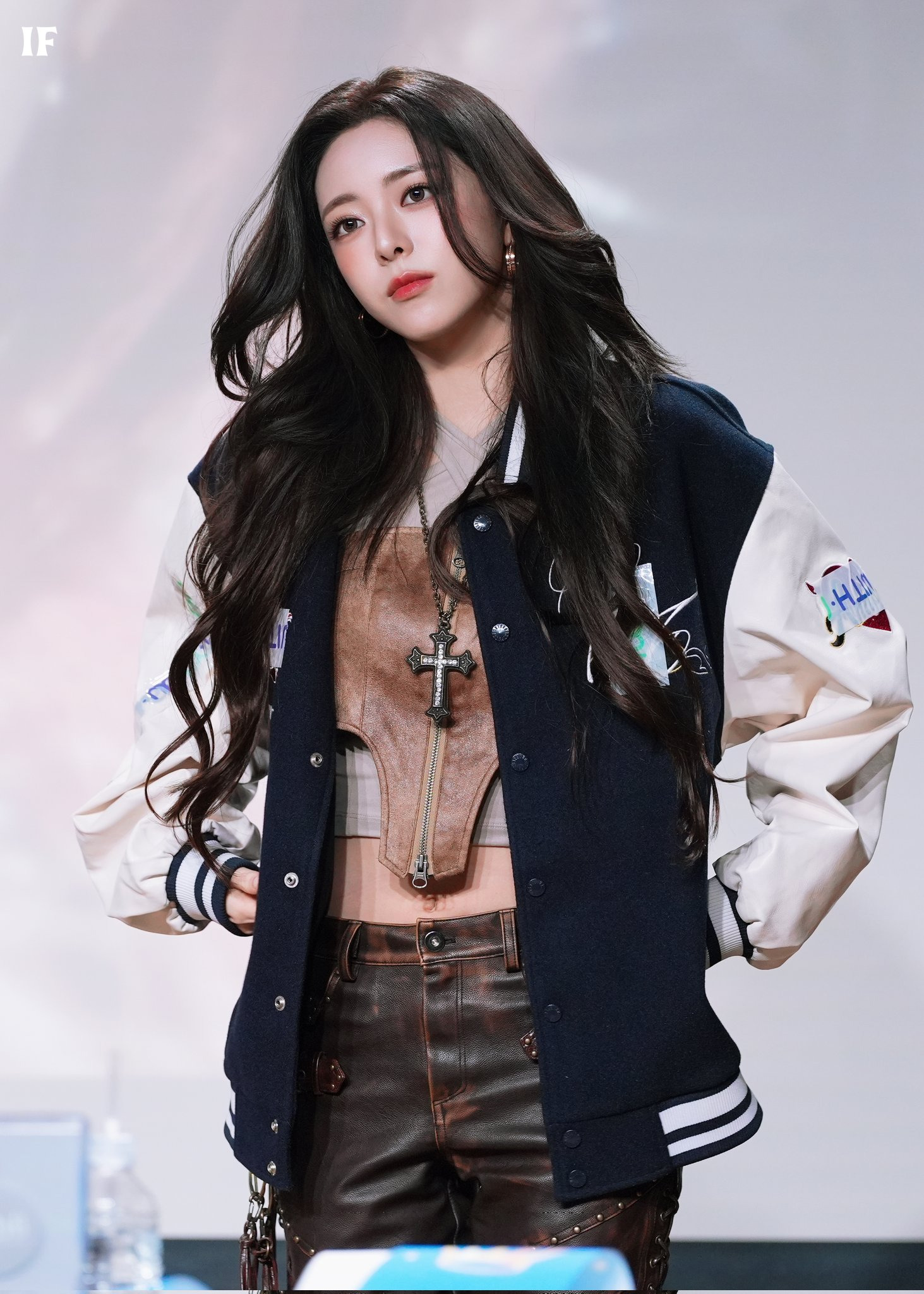 (스압)여자여자한 ITZY 유나.jpgif | 인스티즈