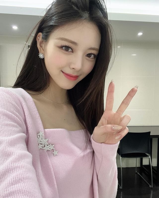 어제자 가요대축제 ITZY(있지) 유나 힘내 무대 | 인스티즈