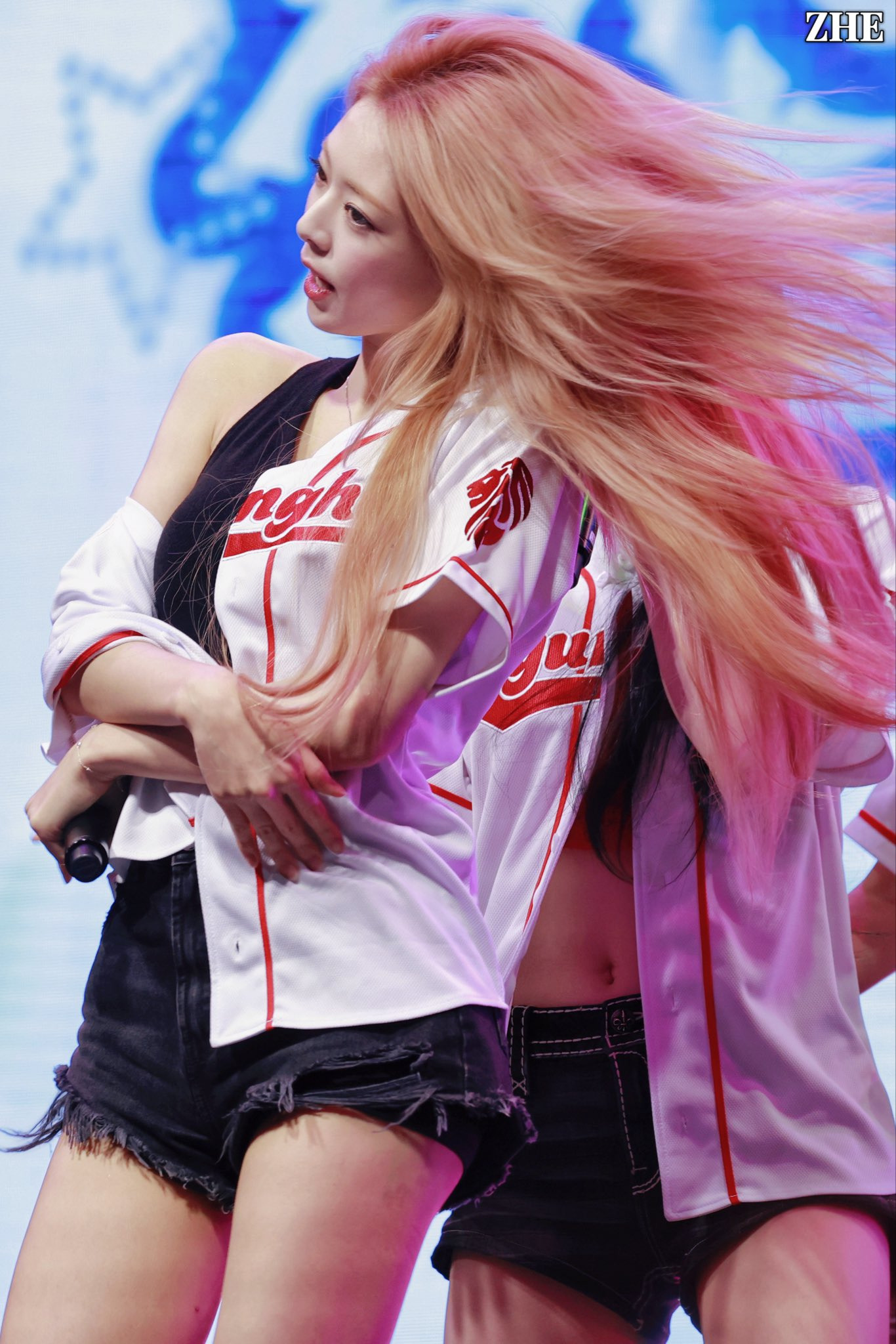 (스압)여자여자한 ITZY 유나.jpgif | 인스티즈