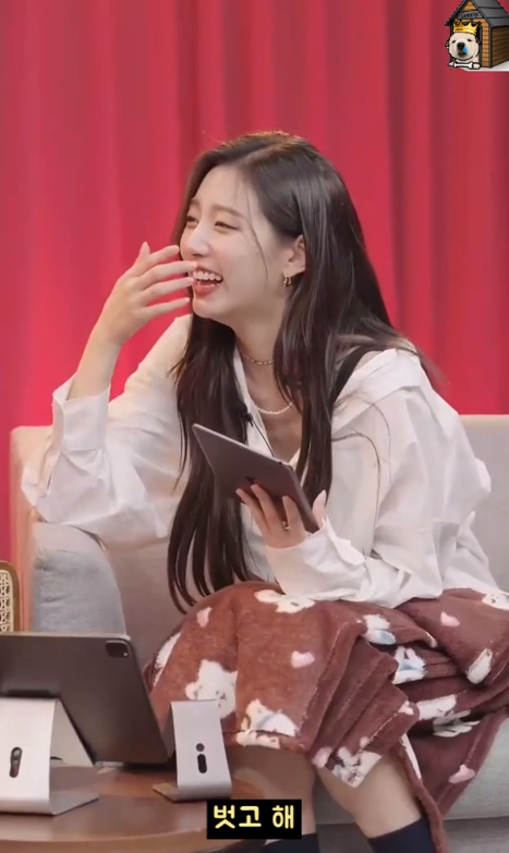 알몸으로 설거지한다는 걸그룹 멤버 | 인스티즈