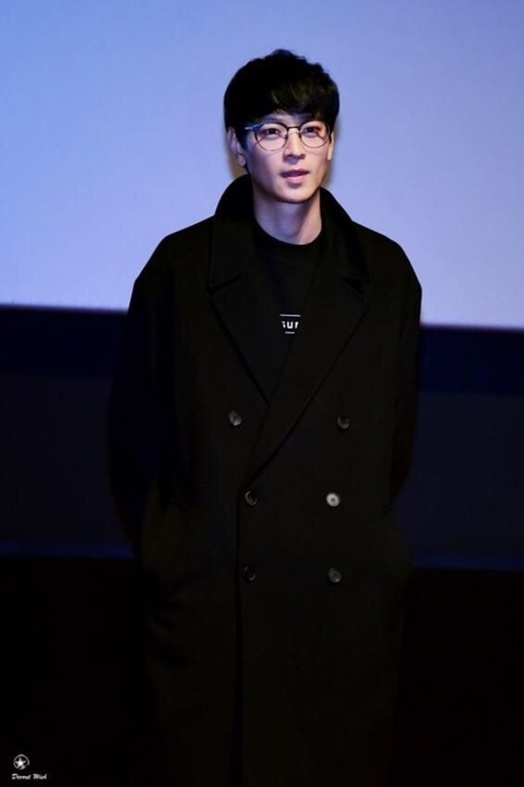 강동원이 안경이나 렌즈를 쓰는 이유 . jpg | 인스티즈