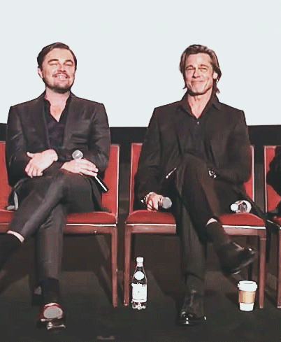 흥분한 오타쿠를 지켜보는 일반인의 시선.gif | 인스티즈