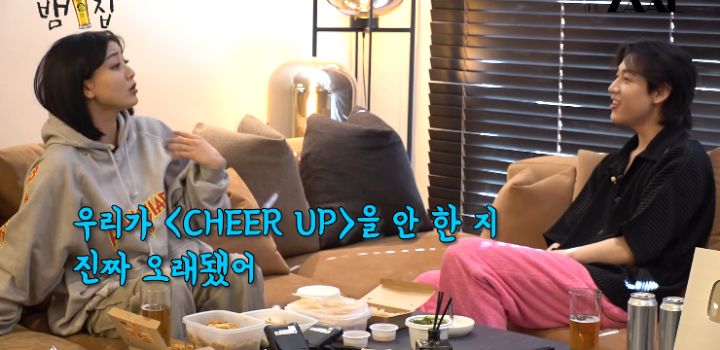 카라, 소녀시대 보면 우린 노래가 너무 오글거려서 걱정된다는 트와이스 | 인스티즈