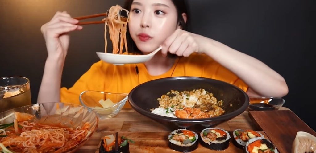 문복희가 밥먹을때 쓰는 숟가락........jpg | 인스티즈