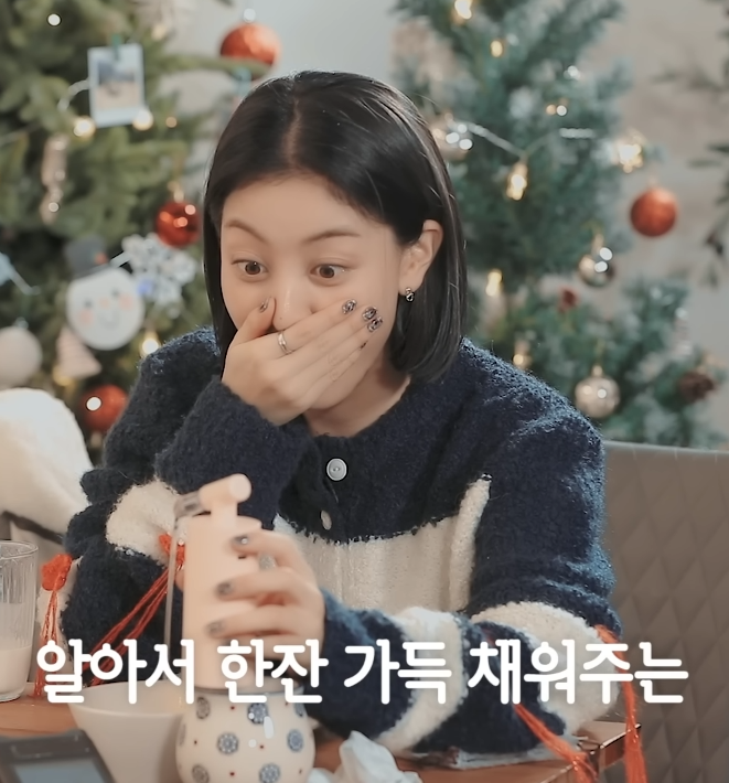 애매하게 쓸데없는 선물 주고받는 트와이스.jpgif | 인스티즈