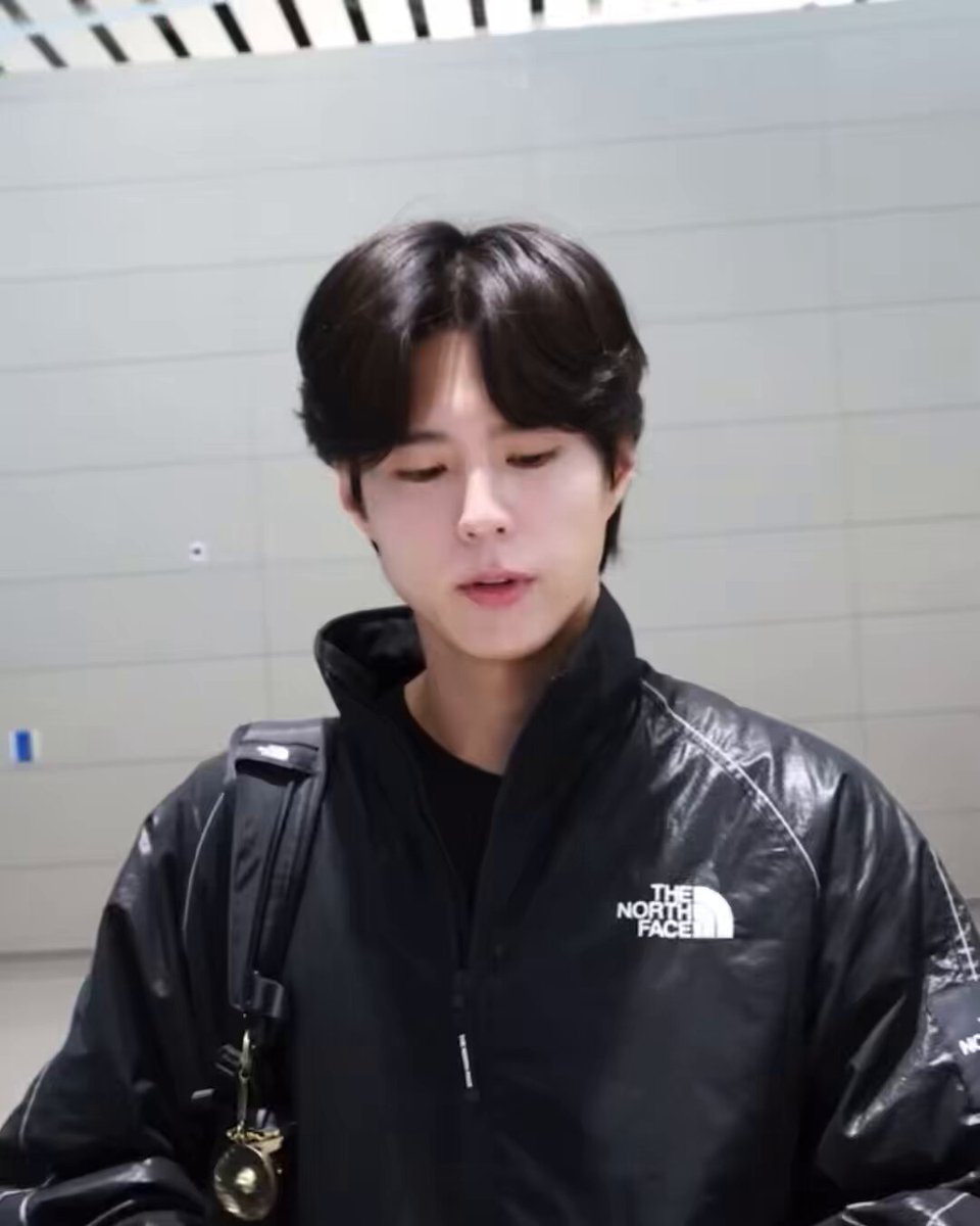 오전 7시반 경의선에서 볼수있는 후줄근함..jpg | 인스티즈