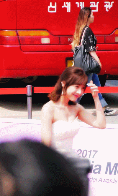 드레스 입은 브브걸 은지 | 인스티즈