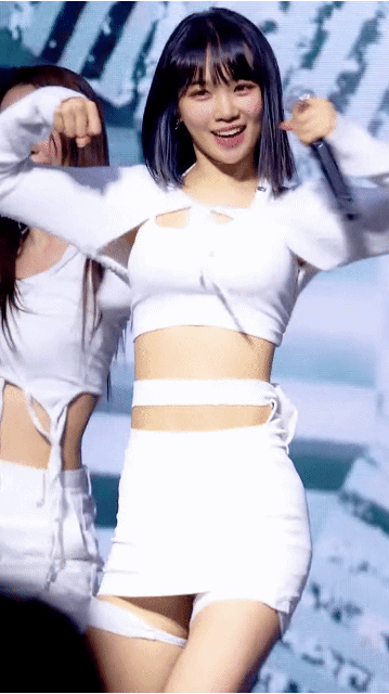 몸매 은근 섹시한 르세라핌 김채원.gif | 인스티즈
