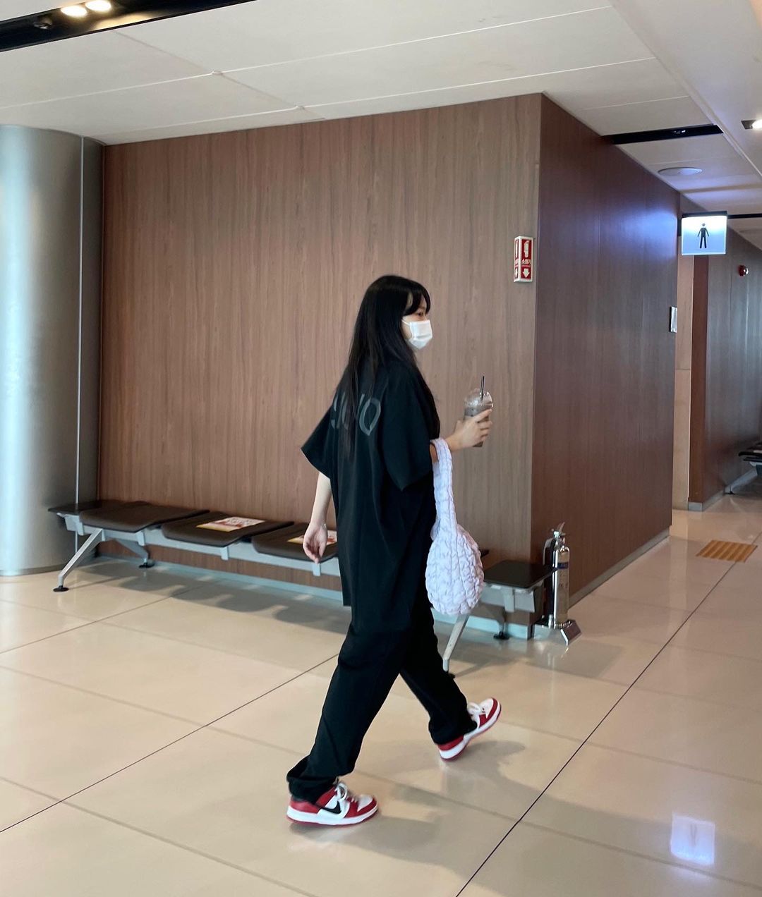 요즘 패션좋아하는 여자들한테 인기 원탑인 가방 | 인스티즈