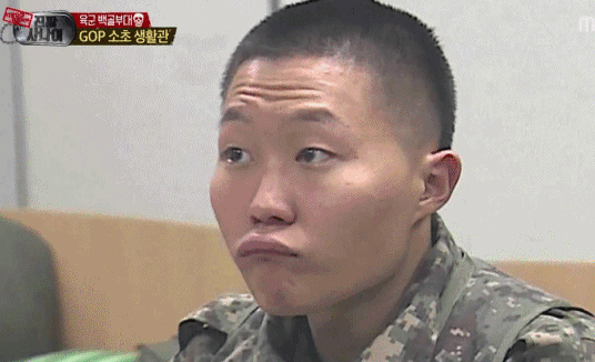 표정 하나로 평생 먹을 욕 다 먹었던 이등병 | 인스티즈