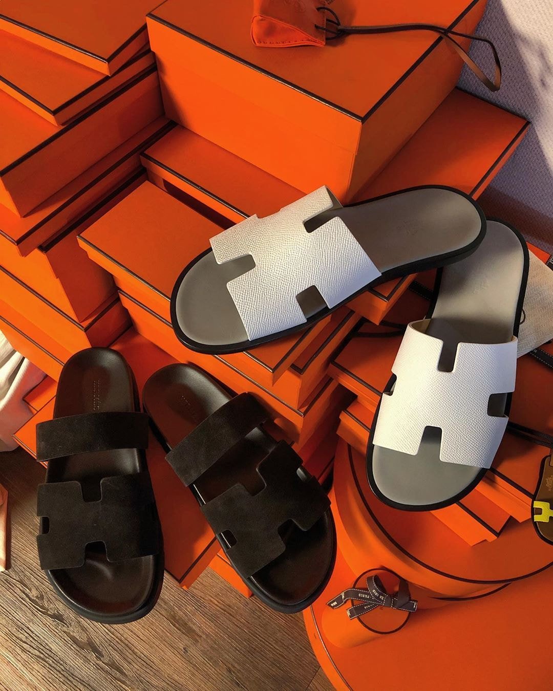 가격이 만만해서(?) 인기 많다는 에르메스 슬리퍼...jpg | 인스티즈