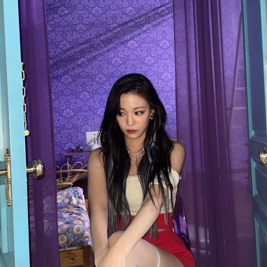 (스압)얼굴도 몸매도 이쁜 프로미스나인 이채영.jpgif | 인스티즈